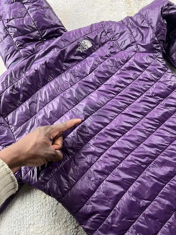 The north face Women’s Purple Zip Up Hooded Puffer Jacket Size M – photo 9
